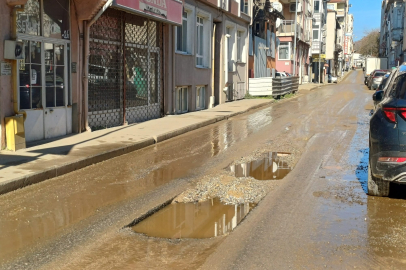 Kaleiçi’ndeki Kazılı Alanlar Vatandaşı Zorluyor