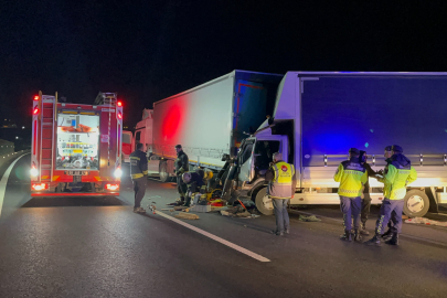 İstanbul TEM Otoyolu'nda Sıkışmalı Zincirleme Kaza: 4 Yaralı