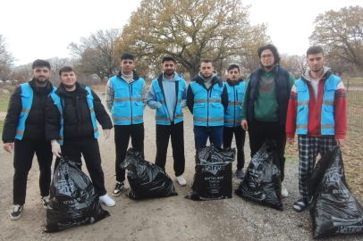 Kırklareli'nde Üniversite Öğrencileri Çevre Temizliği Yaptı