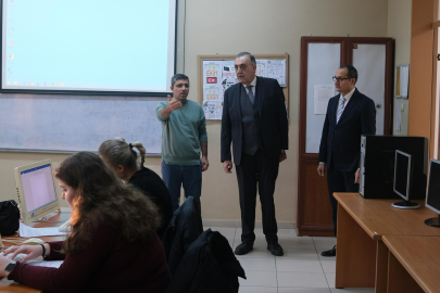 Kaymakam Tunçer Halk Eğitim Merkezini Ziyaret Etti