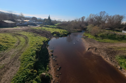 Babaeski'de Şeytan Deresinin Rengi Kahverengiye Döndü