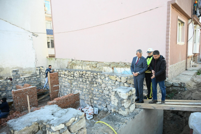 Vali Sezer, Tarihi Manyas Karakolundaki İhya Çalışmalarını Yerinde İnceledi