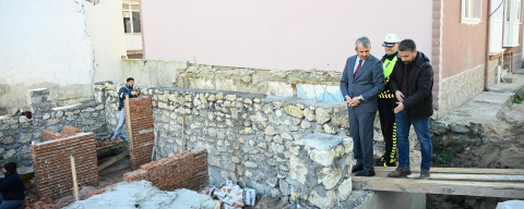 Vali Sezer, Tarihi Manyas Karakolundaki İhya Çalışmalarını Yerinde İnceledi