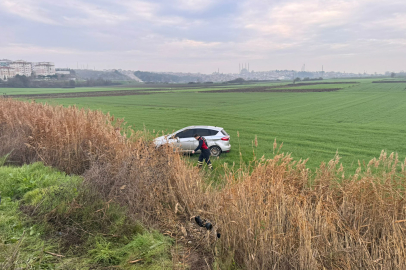 Edirne’de Otomobil Tarlaya Uçtu: 1 Yaralı