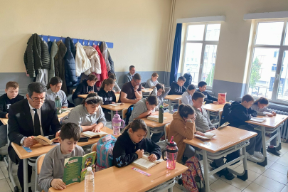 Kaymakam Özderin Öğrencilerle Okuma Saatine Katıldı