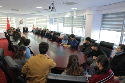 TÜ Rektörü, YKS’de İlk 10 Bine Giren Öğrencilerle Buluştu