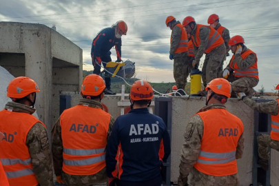 Edirne'de AFAD Ekiplerince Askeri Personele Arama Kurtarma Eğitimi Verildi