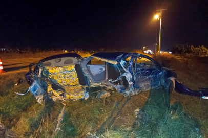 Tekirdağ'da Devrilen Otomobil İkiye Bölündü, Sürücü Yaralandı