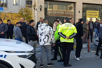 Motosikletten Düşen Kurye Yaralandı