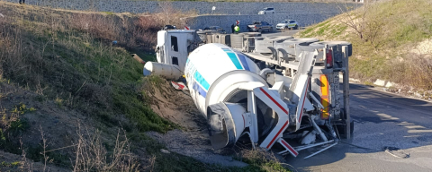 Tekirdağ’da Devrilen Beton Mikserinin Sürücüsü Yaralandı