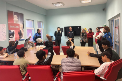 Tekirdağ'da Polis Ekipleri Öğrencileri Bilgilendirdi