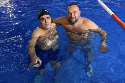 Kas Zayıflığı Rahatsızlığı Bulunan Yılmaz Timuçin Yüzerek Zinde Kalıyor