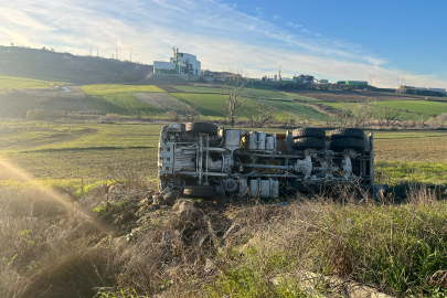 Kamyonun Metrelerce Sürüklendiği Kazadan Yara Almadan Kurtuldu