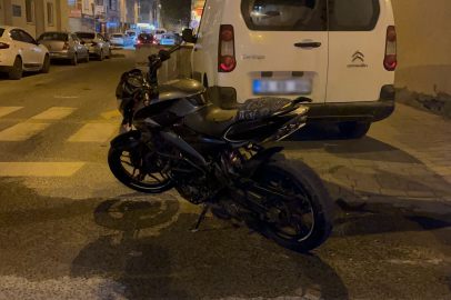 Plakası Kapalı Gezen Motosikletin Ehliyetsiz Sürücüsü Bekçilere Yakalandı