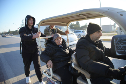 Edirne'de Gençlerden İnsanlık Dersi: Engelli Vatandaşı Kilometrelerce İttiler