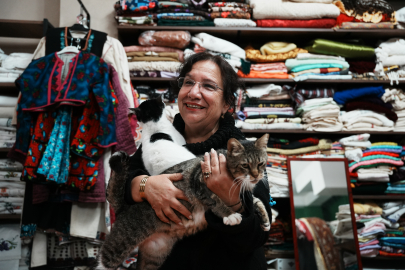 Sandıklardan Çıkan Asırlık Çeyizler İkinci El Dükkanında Alıcı Buluyor