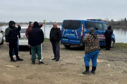 Gözü Yaşlı Annenin Meriç Nehri’nde Umut Dolu Bekleyişi