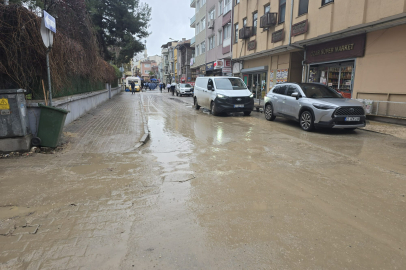 Kaleiçi Çamur İçinde