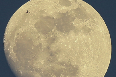 Rusya, 10 Yıl İçinde Ay'a Enerji Santrali Kurmayı Planlıyor