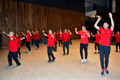 ‘Halk Dansları Topluluğu’ Çalışmalarını Sürdürüyor
