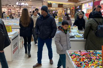 Edirneliler Yılın İlk Gününde Soluğu AVM’de Aldı