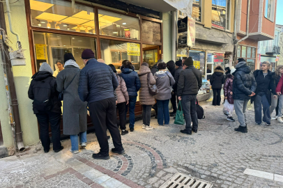 Biz Vize, Komşu Baklava Kuyruğunda