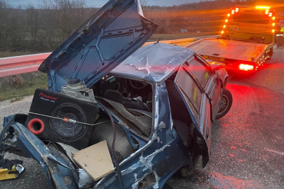 Pınarhisar'da Otomobil Bariyerlere Çarpıp Takla Attı: 3 Yaralı