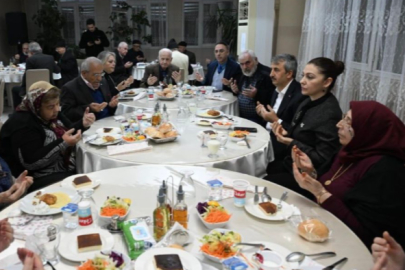 Vali Sezer’den Edirne Huzurevi’ne Yeni Yıl Ziyareti