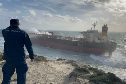 Çanakkale Valiliği: "Geminin Su Almadığı, Personelin Durumunun İyi Olduğu, Deniz Kirliliğinin Meydana Gelmediği Belirlendi"