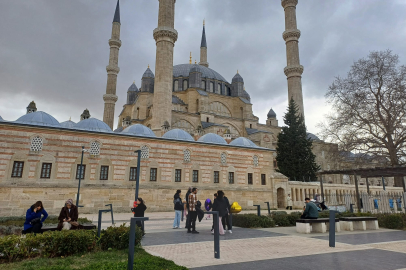 Kısmi Açık Olan Selimiye Ziyaretçileri Etkilemeye Devam Ediyor