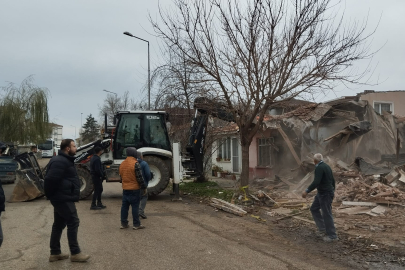 Çavuşbey’deki İkinci Bina da Yıkıldı
