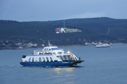 Lodos Fırtınası Nedeniyle Çift Yönlü Trafiğe Kapatılan Çanakkale Boğazı 45 Saat Sonra Açıldı