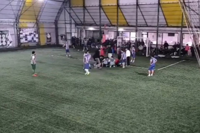 Sahada Yürekler Ağza Geldi: Futbolcunun Dili Boğazına Kaçtı, Hakem Saniyelerle Kurtardı