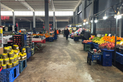 Etkili Yağmur Edirne’deki Çarşamba Pazarı’nı Vurdu