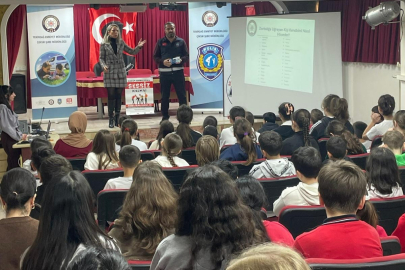 Tekirdağ'da Polis Ekipleri Öğrencileri Bilgilendirdi