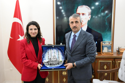 Vali Yunus Sezer’den Enez Kaymakamı Merve Ayık’a Ziyaret