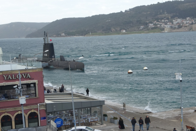 Çanakkale Boğazı Fırtına Nedeniyle Trafiğe Kapandı
