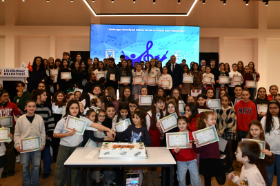 Lüleburgaz’da Çoksesli Koro Üyelerine Sertifikaları Takdim Edildi