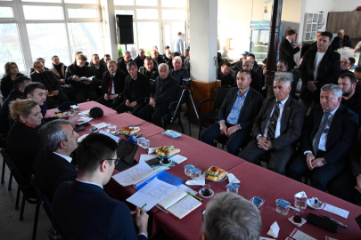 Vali Sezer Büyükgerdelli Köyü’nde Muhtarlar ve Vatandaşlarla Buluştu