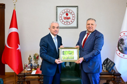 Vali Uğur Turan’dan PTT Başmüdürü Serdal Bursalı’ya Veda Kabulü