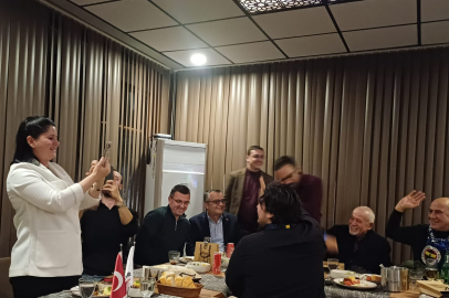 Başkan Gencan, Annesinin Doğum Gününü Gazetecilerle Kutladı