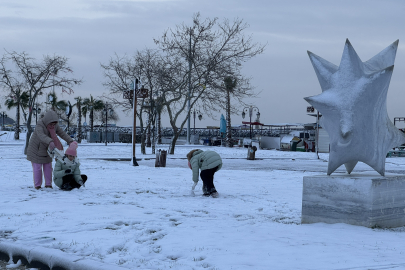 Tekirdağ Beyaza Büründü, Vatandaşlar Karın Keyfini Çıkardı