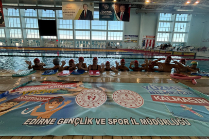 Edirne’de Yüzme Bilmeyen Kalmıyor: Minik Kulaçlar Havuzda