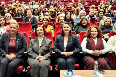 "Vali Hanım" Edirne'de İzleyiciyle Buluştu