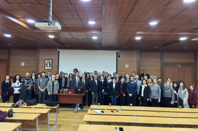 TÜ Mezunu Prof. Kervan Öğrenci ve Akademisyenlerle Buluştu