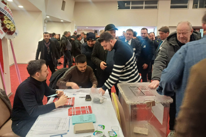 Şoförler ve Otomobilciler Oy Kullanmaya Başladı