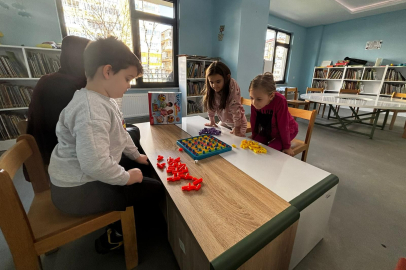 Edirne’de Çocuklar Yarıyıl Tatilinde Kütüphanede