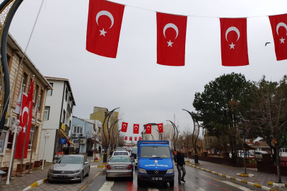 Lalapaşa Bayraklarla Donatıldı