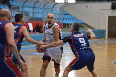 Veteranlar Basketbol Turnuvası’nda İlk Gün Tamam