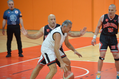 Veteran Basketbol Turnuvası’nda İkinci Gün Sona Erdi
